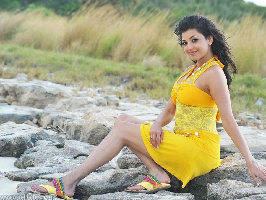 Kajal Aggarwal Stunning Hot & Spicy Cleavage Never Seen Photos