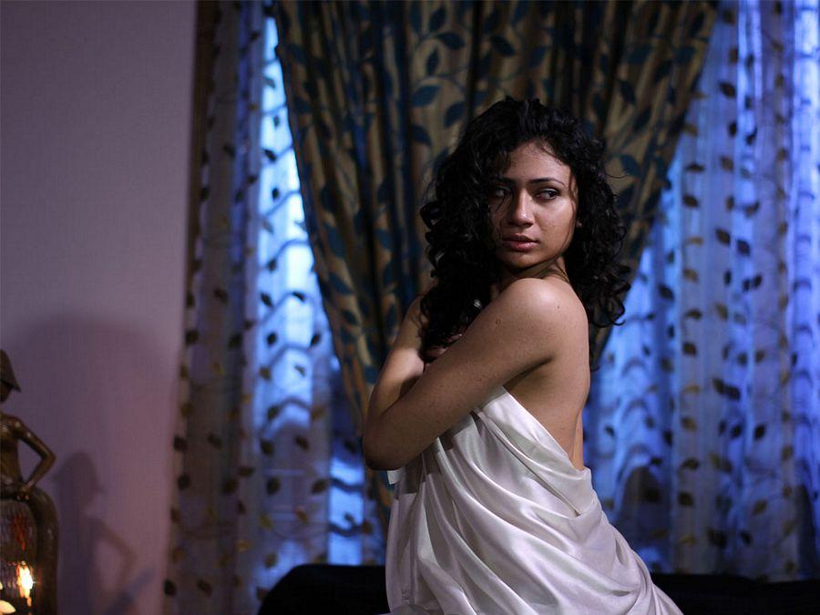 Kannada Celebs Actress Kamini Hot & Sexy Stills