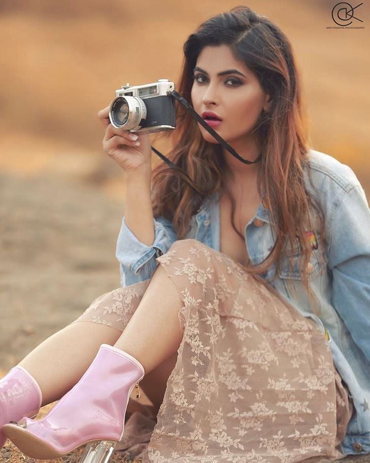 Karishma Sharma Hot Sexy Pics