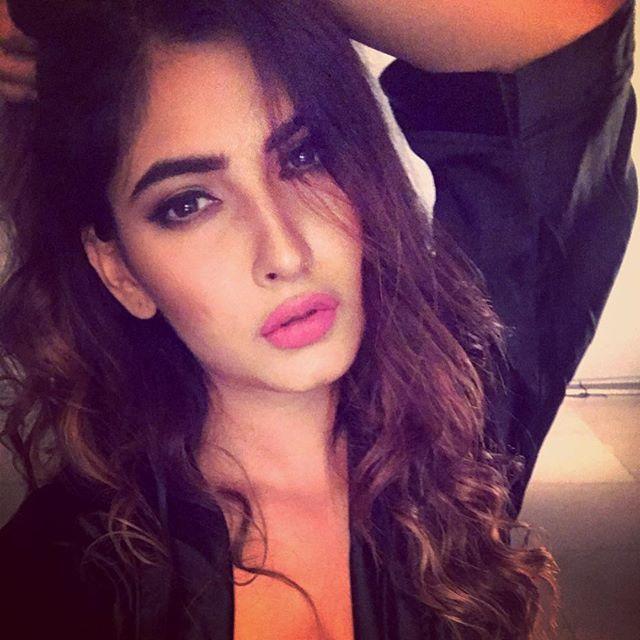 Karishma Sharma New Hot & Spicy UNSEEN Photoshoot Stills