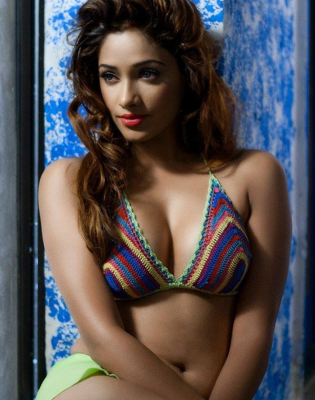Kesha Khambhati Hot Navel Pictures