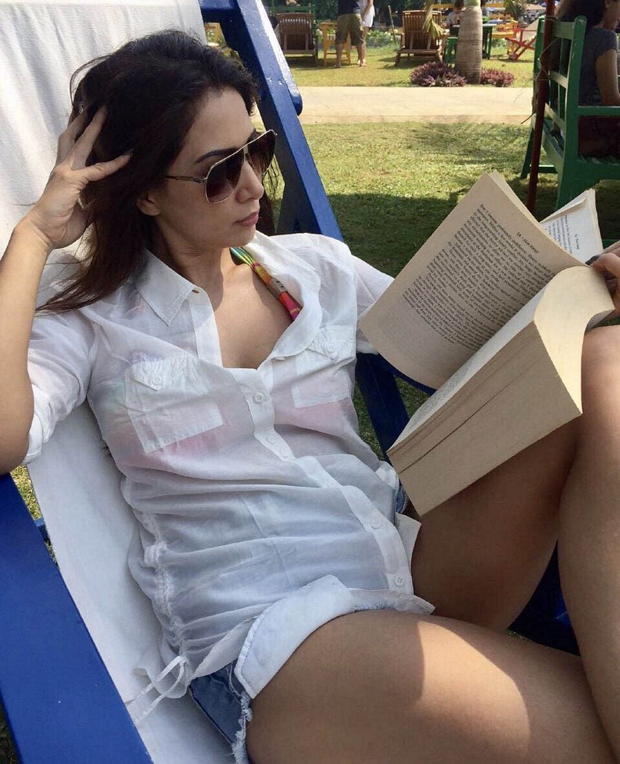 Kim Sharma Hot Sexy Gallery