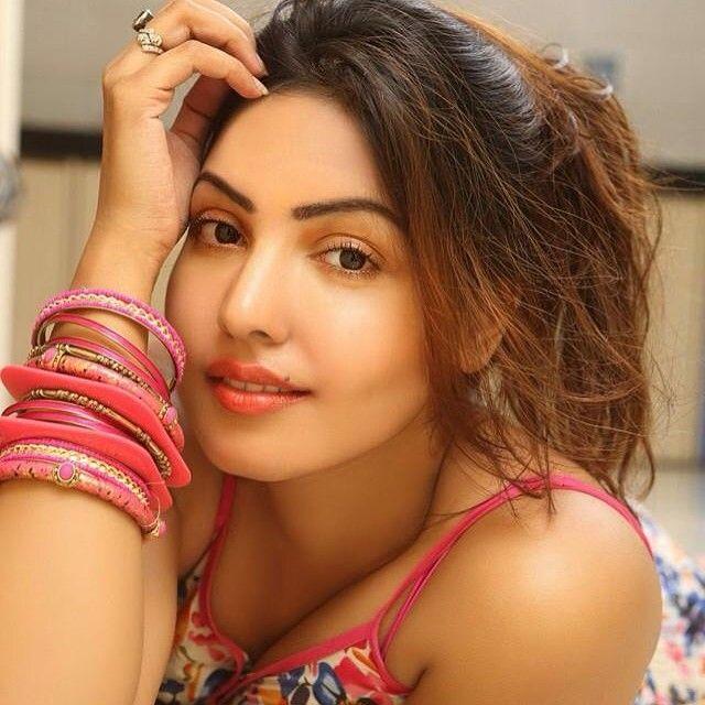 Komal Jha Hot and Sexy Images Bikini Pictures that Will Steal Your Heart