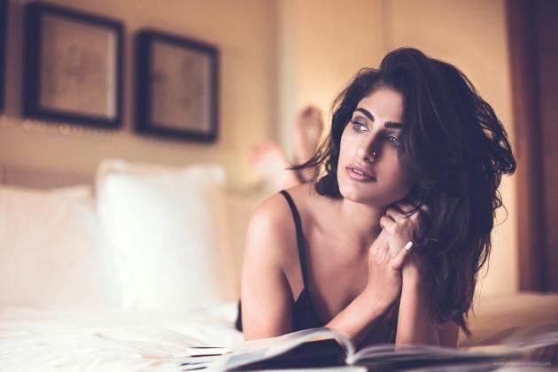 Kubbra Sait Latest Hot & Spicy Photoshoot Stills