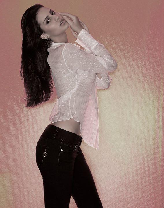 Larissa Bonesi Spicy Photos