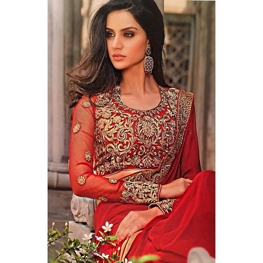 Larissa Bonesi Spicy Photos