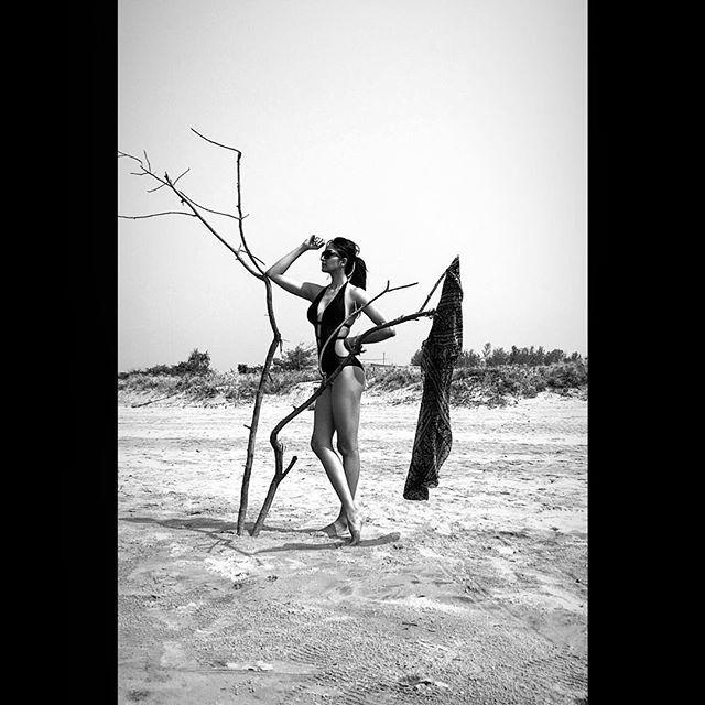 Latest Hot & Spicy Bikini Photos of Aishwarya Sushmita
