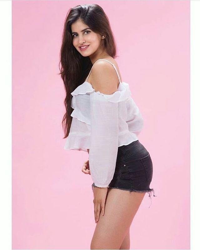 Latest Hot & Spicy Pictures of Sakshi Malik