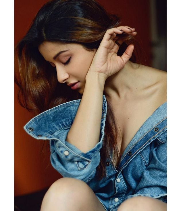 Madhurima Latest Spicy Photos