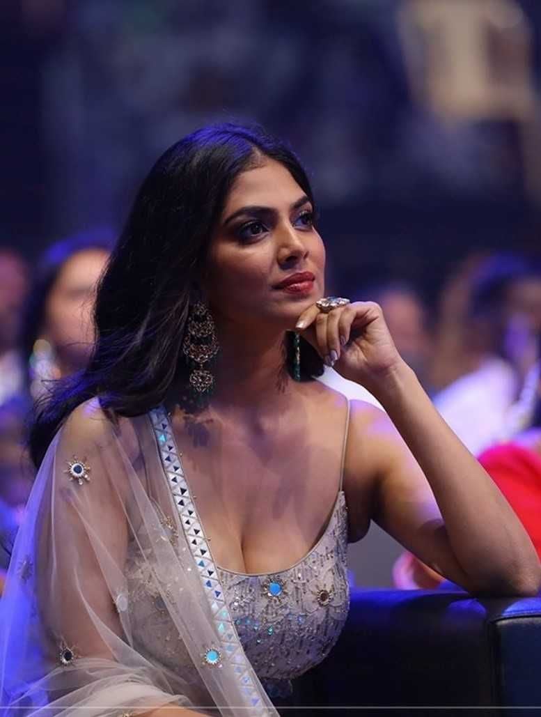 Malavika Mohanan Hot Stills