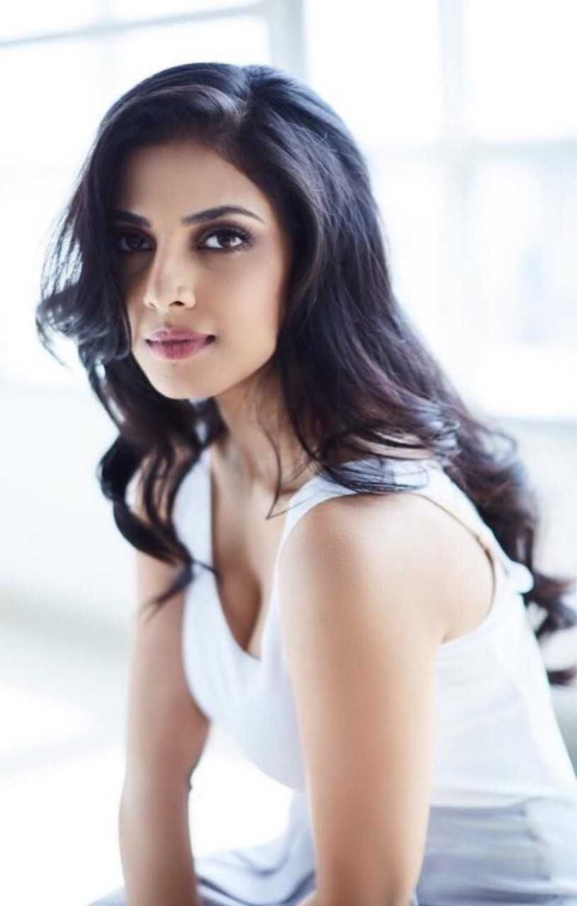 Malavika Mohanan Hot Stills