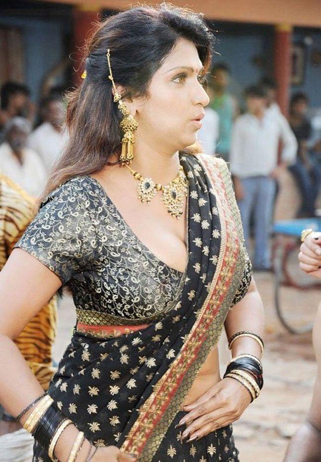 Mallu Actress Bhuvaneswari unseen Hot & Spicy Cleavage Photos