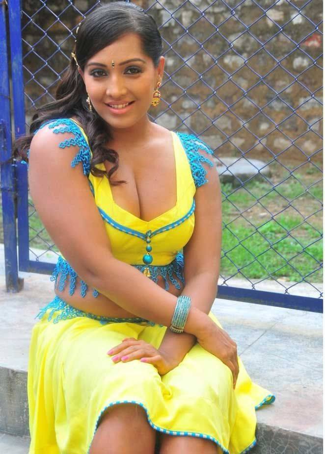 Meghna Naidu Hot Sexy Pics