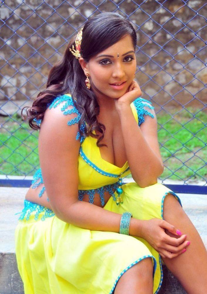 Meghna Naidu Hot Sexy Pics