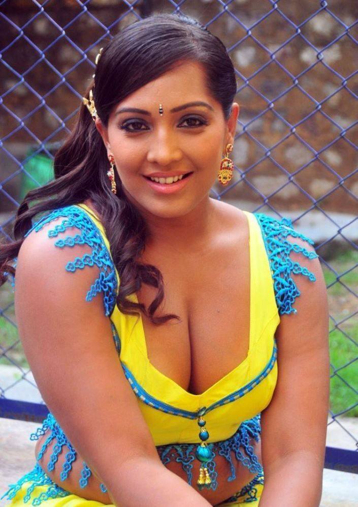 Meghna Naidu Hot Sexy Pics