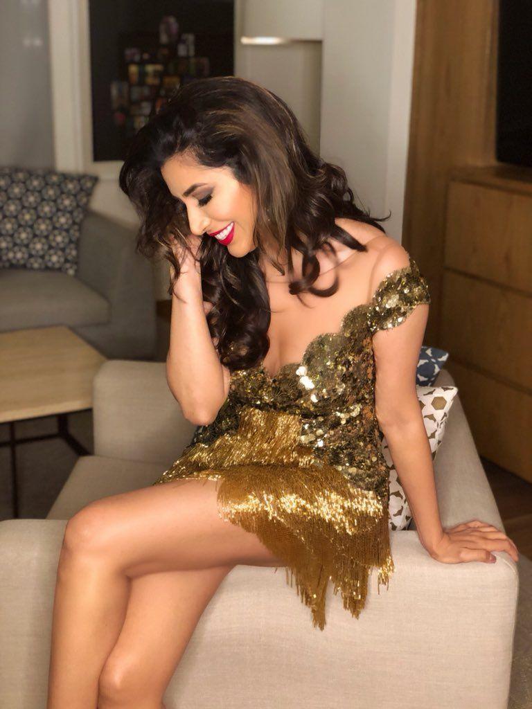 Mind Blowing Sophie Choudry Latest Hot Photoshoot Stills