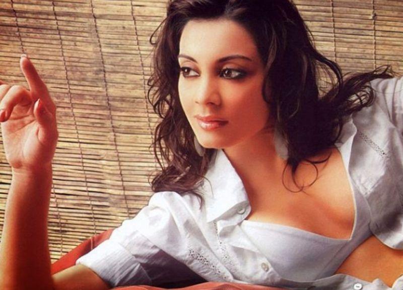 Minissha Lamba Hot And Sexy Photoshoot Stills