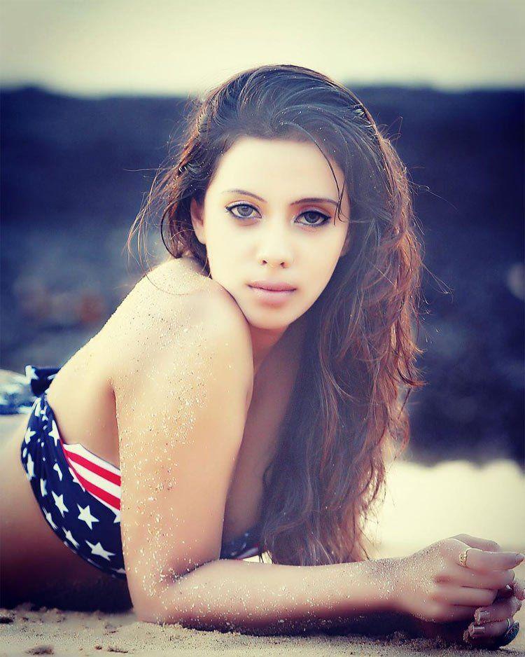 Model Dia Shetty Hot Bikini Photos will leave you breathless