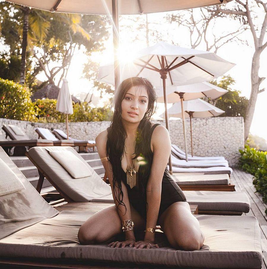 Model Jia Singh sizzling hot snaps in Bikini