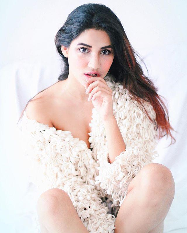 Model Shivani Singh Exclusive Hot Unseen Photos