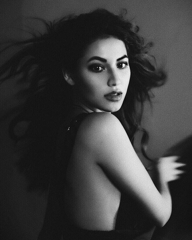 Model Shivani Singh Exclusive Hot Unseen Photos