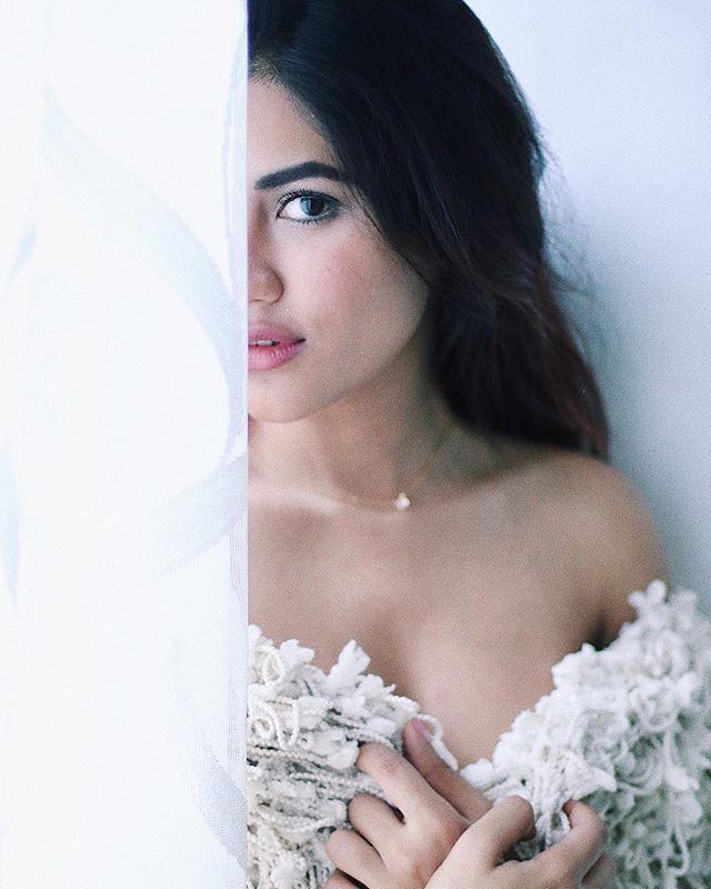 Model Shivani Singh Exclusive Hot Unseen Photos