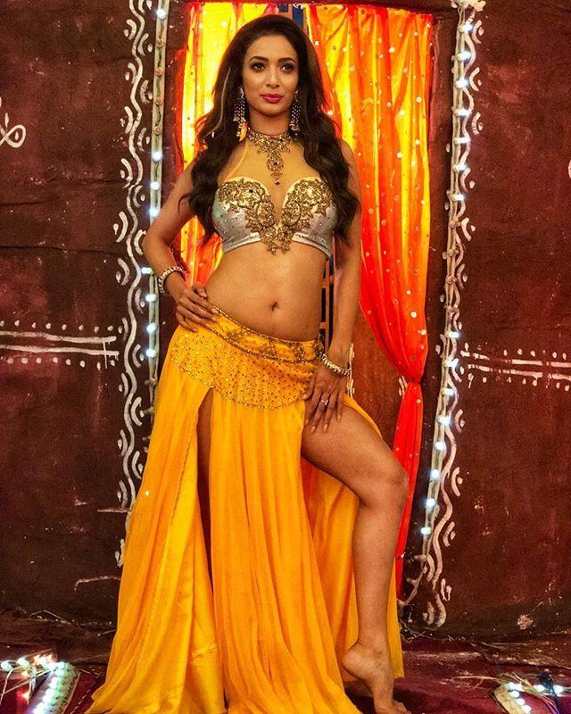 Model cum Actress Heena Panchal Hot & Spicy Bikini Stills