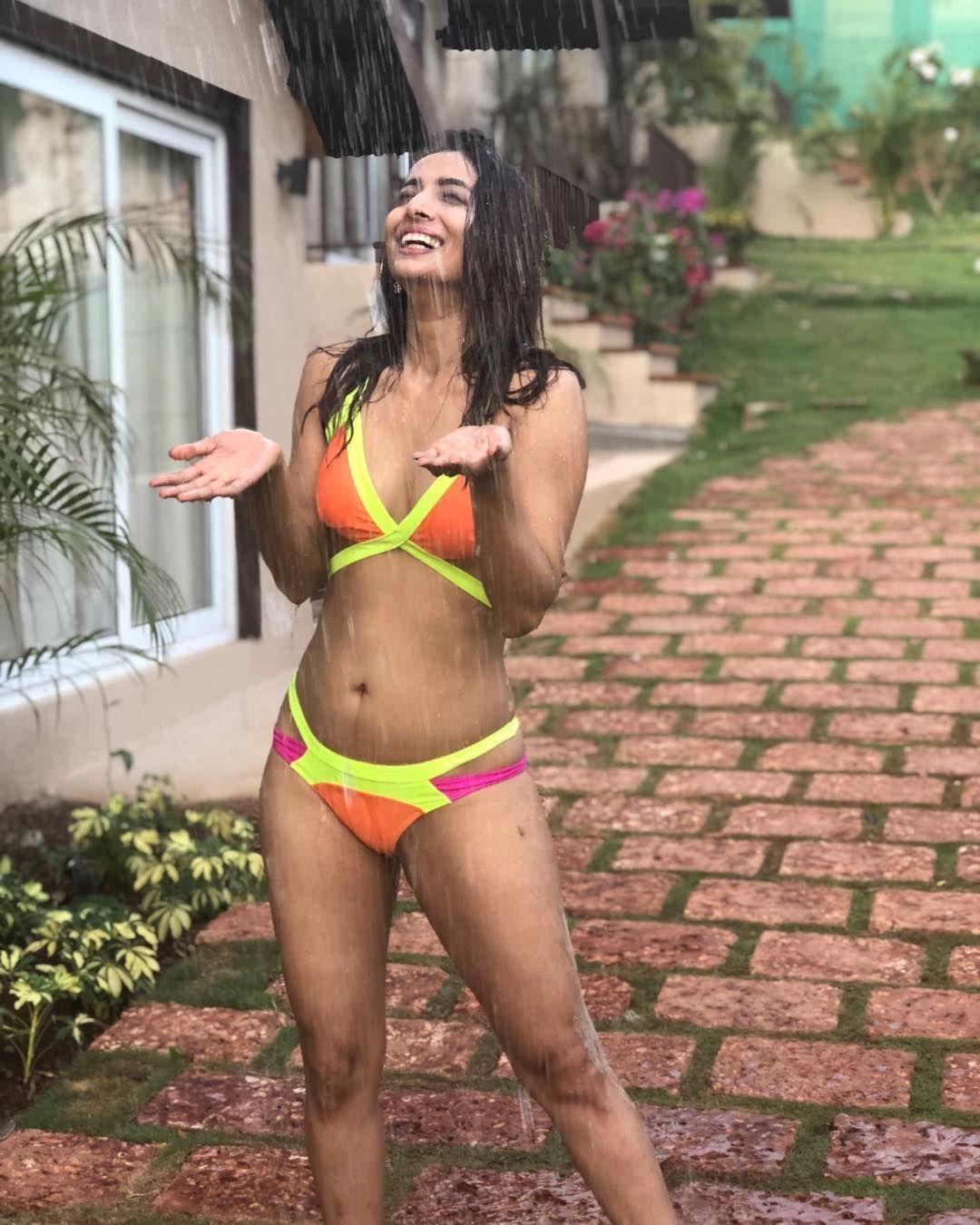 Model cum Actress Heena Panchal Hot & Spicy Bikini Stills