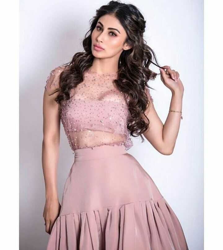 Mouni Roy Hot PhotoPics