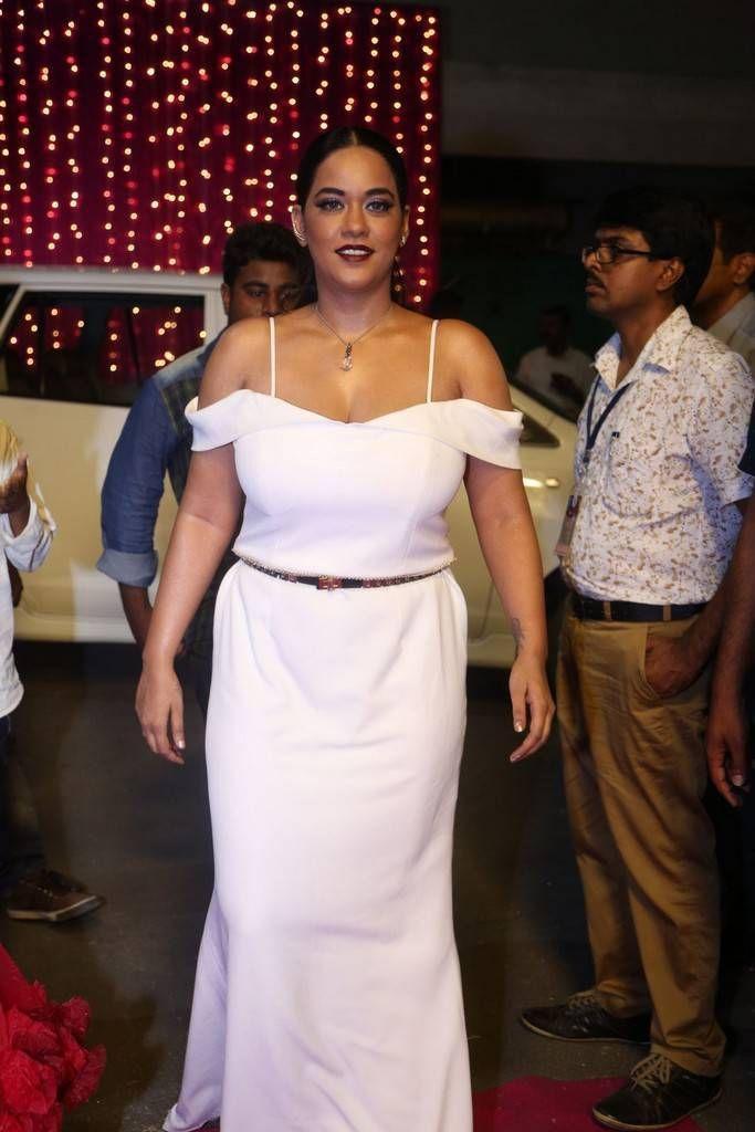 Mumaith Khan Stills At Zee Telugu Apsara Awards 2017