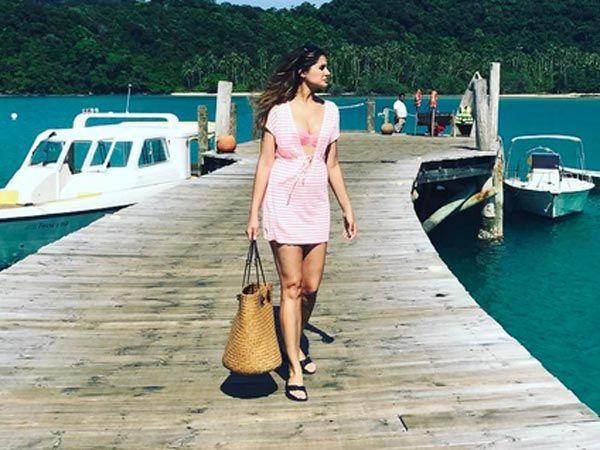 Nargis Fakhri Spotted in Bikini shares latest Pictures on Instagram & Looks WOW!