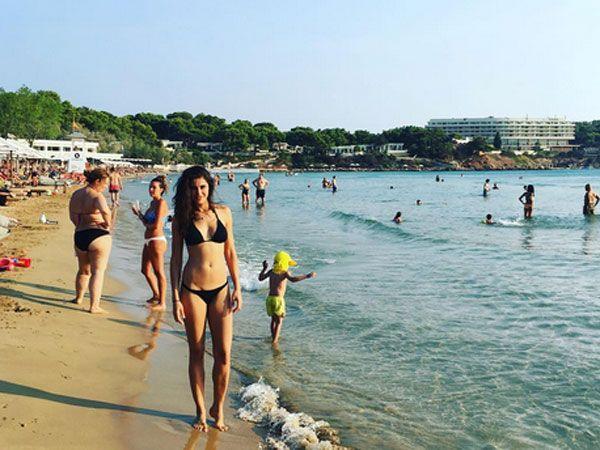 Nargis Fakhri Spotted in Bikini shares latest Pictures on Instagram & Looks WOW!