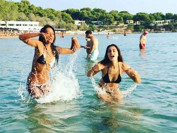 Nargis Fakhri Spotted in Bikini shares latest Pictures on Instagram & Looks WOW!