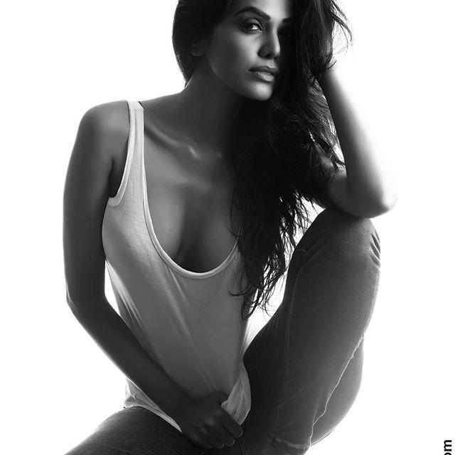 Natasha Suri Stunning Hot Unseen Photoshoot Stills