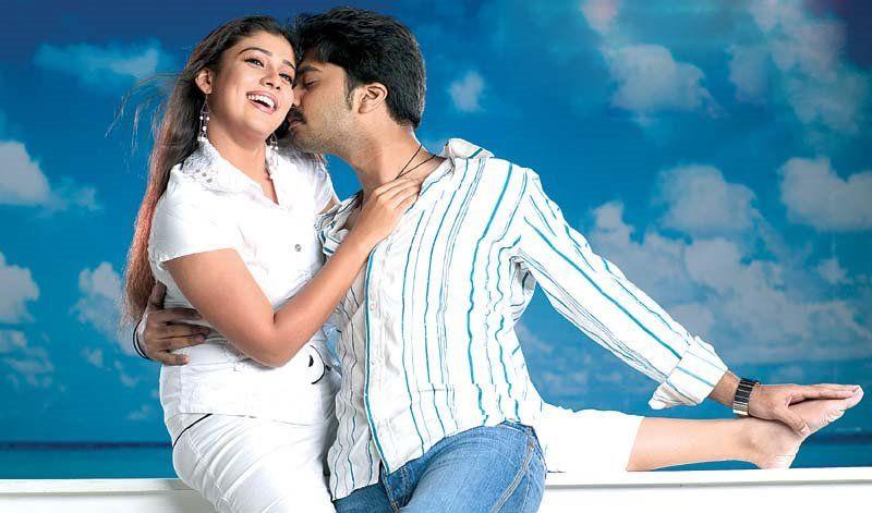 Nayanthara Unseen Romance Hot Kissing PHOTOS