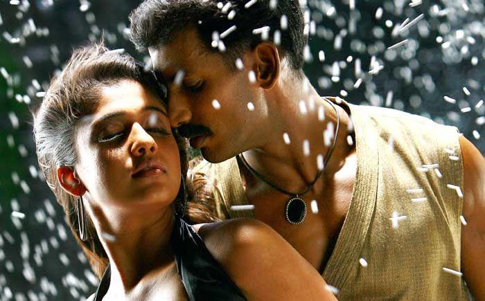 Nayanthara Unseen Romance Hot Kissing PHOTOS