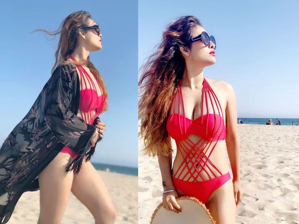 Neha Malik Super Smoking Hot & Spicy Bikini Pics