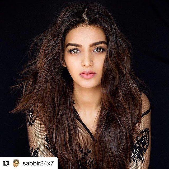 Nidhhi Agerwal Had An Embarrassing Oops Moment Photos