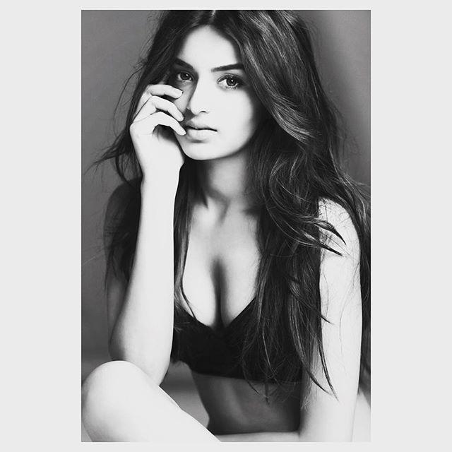 Nidhhi Agerwal Had An Embarrassing Oops Moment Photos