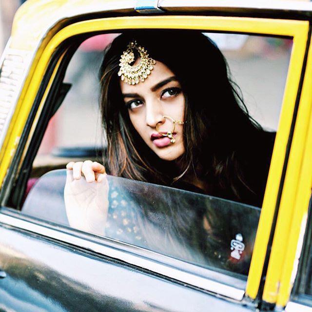 Nidhhi Agerwal Had An Embarrassing Oops Moment Photos