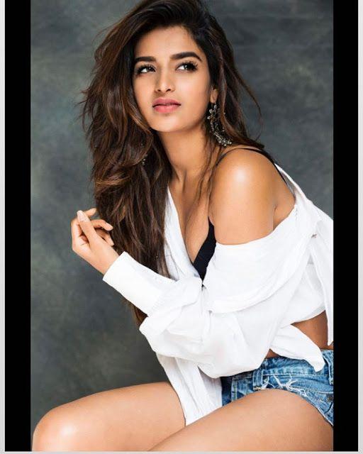 Nidhhi Agerwal Hot & Spicy Huge Cleavage Show Photos