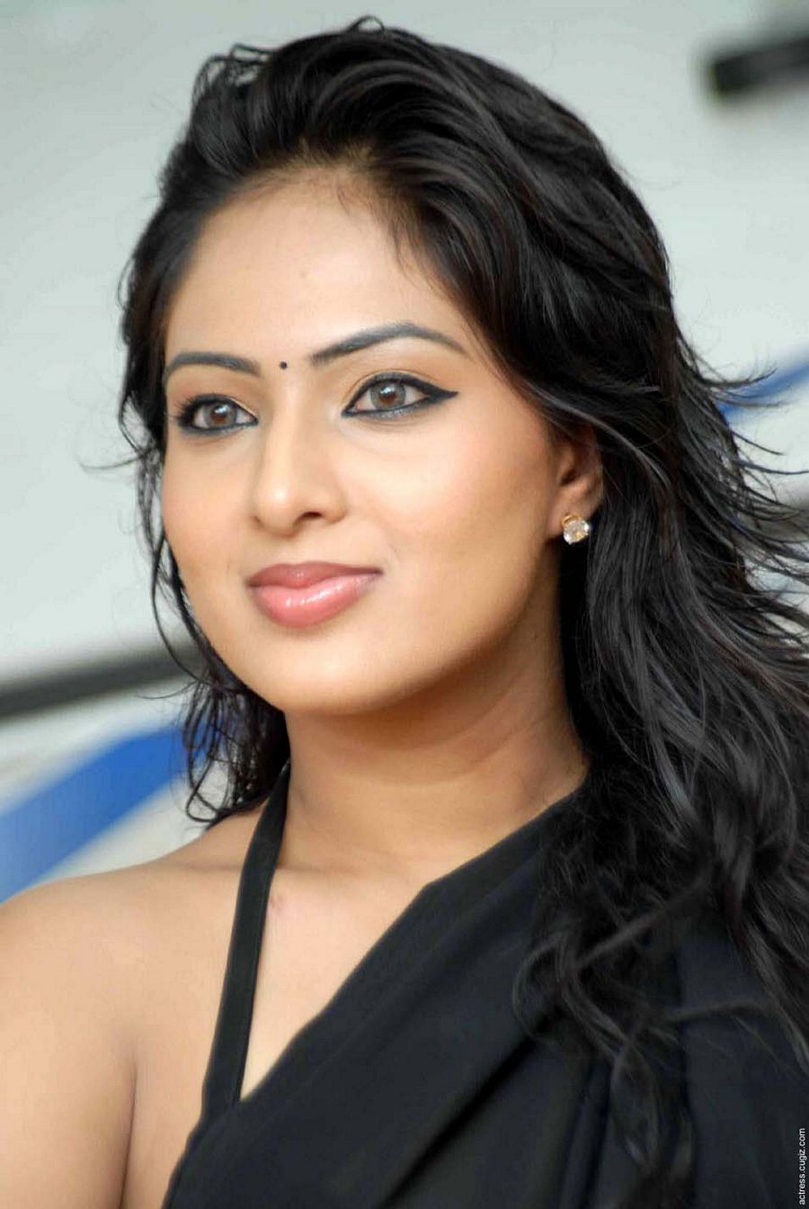 Nikesha Patel Hot Navel Pictures