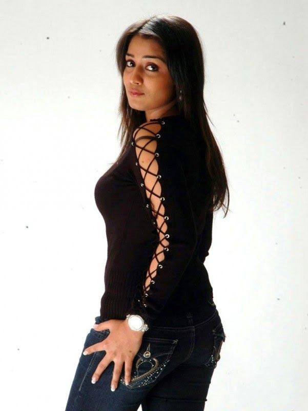 Nikitha Hot Navel Images