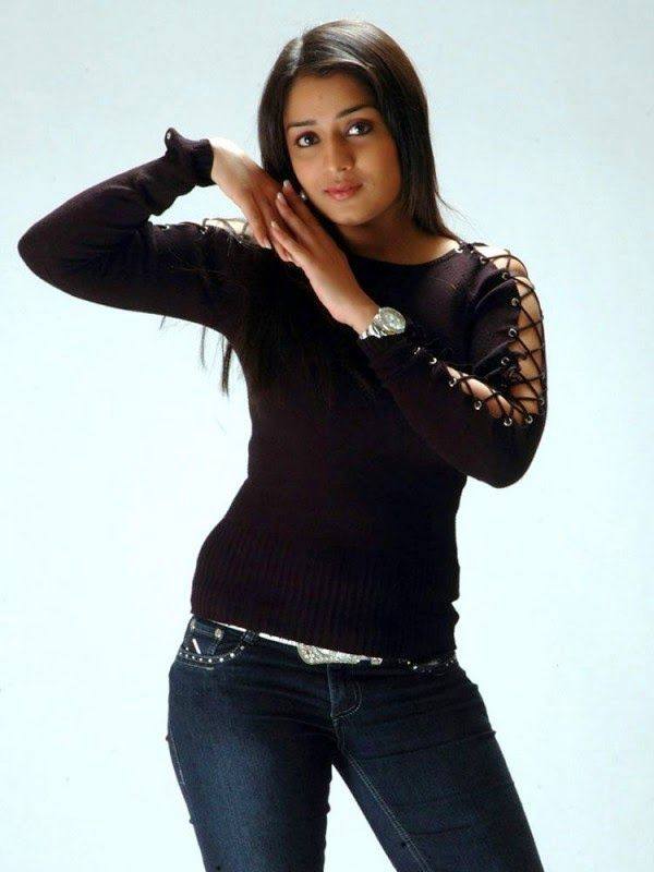 Nikitha Hot Navel Images