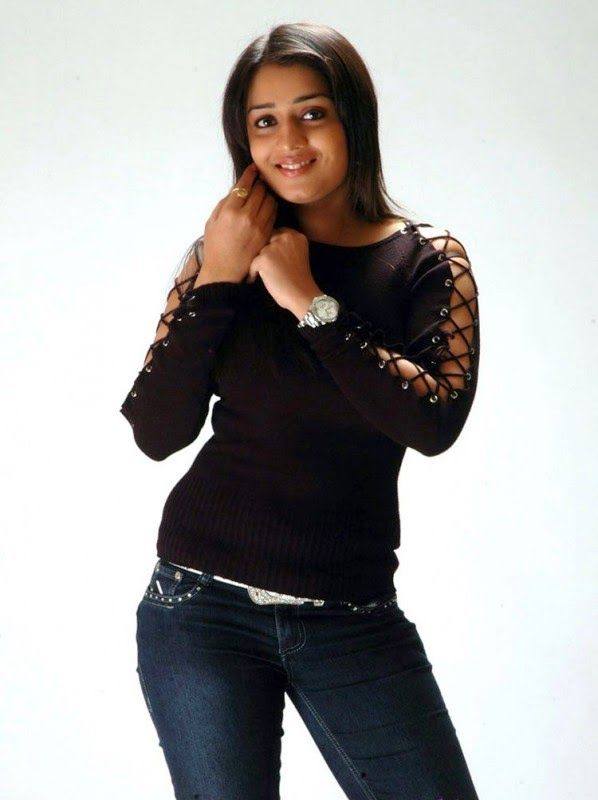 Nikitha Hot Navel Images