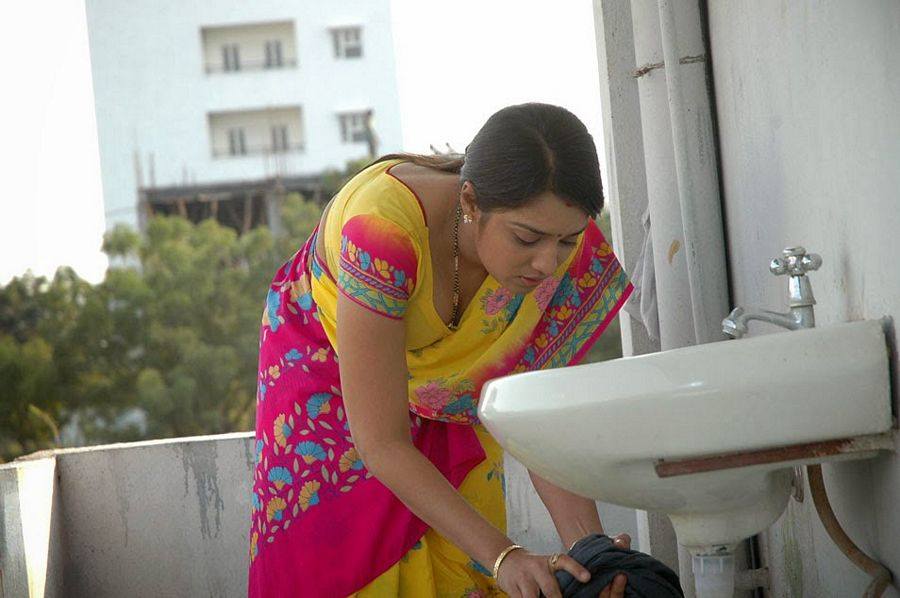 Nikitha Hot Navel Images