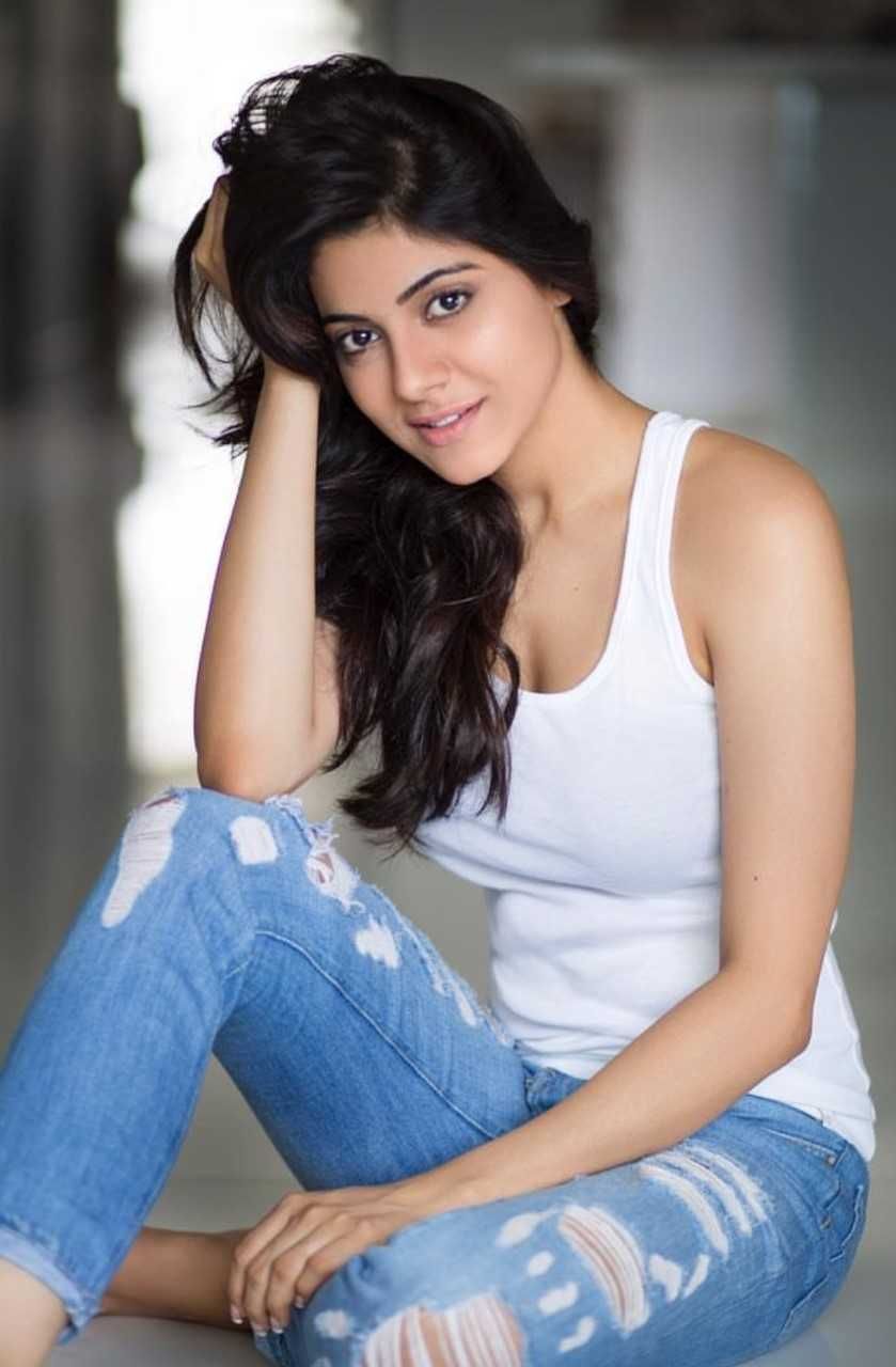 Nikki Tamboli New Hot Photoshoot