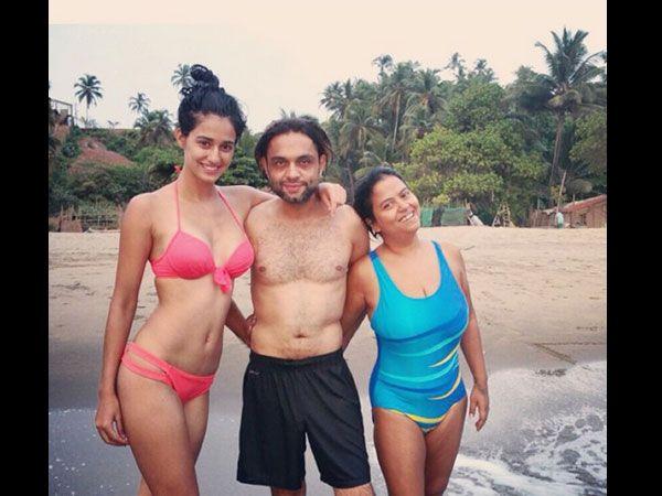 OMG! Lead Actress spotted in Bikini Unseen Photos