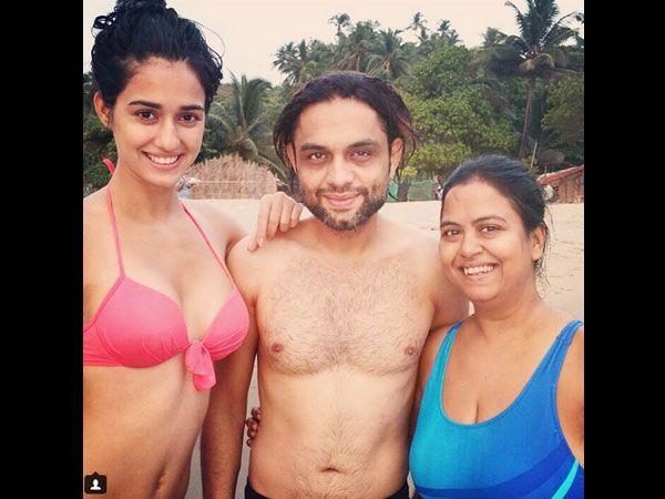 OMG! Lead Actress spotted in Bikini Unseen Photos