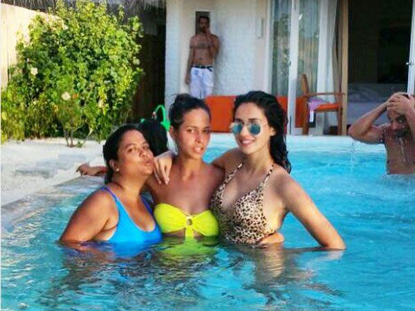 OMG! Lead Actress spotted in Bikini Unseen Photos